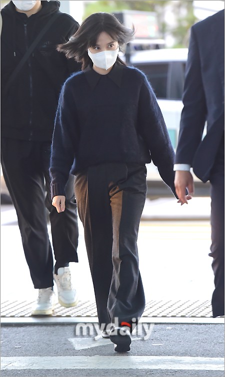 組圖：樸恩斌穿深色衣服現身機場 飛往泰國曼谷辦見面會