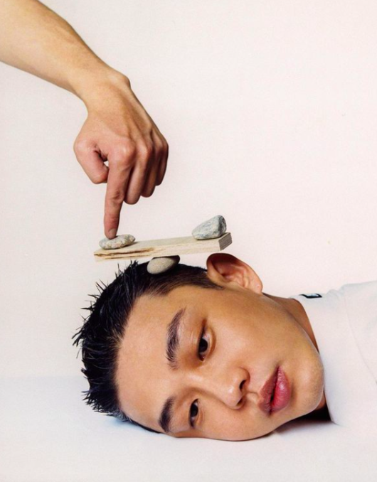 組圖：劉亞仁分享最新寫真 個性十足氣質獨特