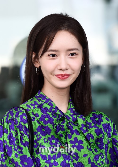 允儿经机场飞往中国台湾