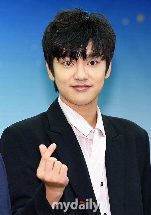 20180808明星韩星申原昊dia奇喜贤任电影节宣传大使