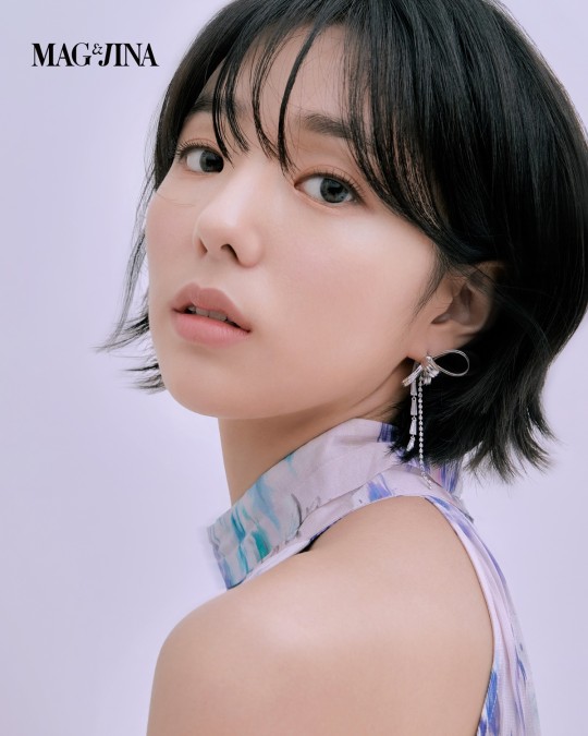 組圖：韓女星蔡秀彬與萌寵拍寫真 互動溫馨笑容甜