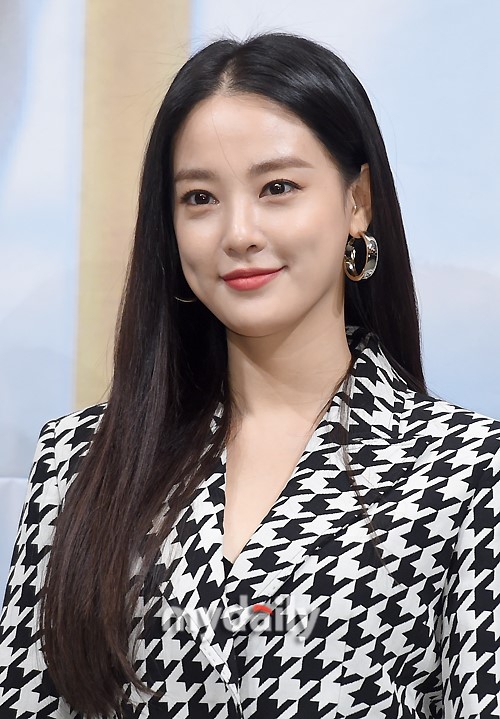 发布会 崔振赫 宋昰昀 李浩沅 李周妍等出席韩流星闻区韩剧社区