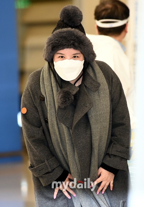 組圖：涉毒女星Amy被驅逐回韓國 攜名牌包發福胖到認不出