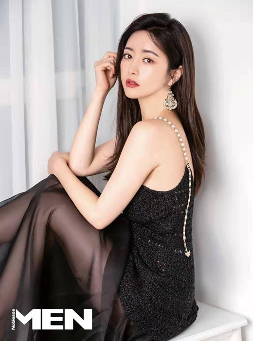 组图:韩女星洪秀雅拍时尚写真 露美背展成熟魅力_高清图集_新浪网