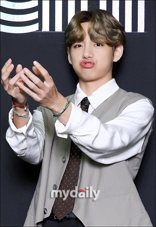 V