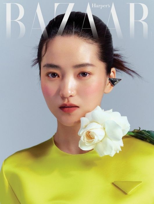 組圖：韓星金泰梨登《芭莎》 色彩繽紛早春氛圍濃