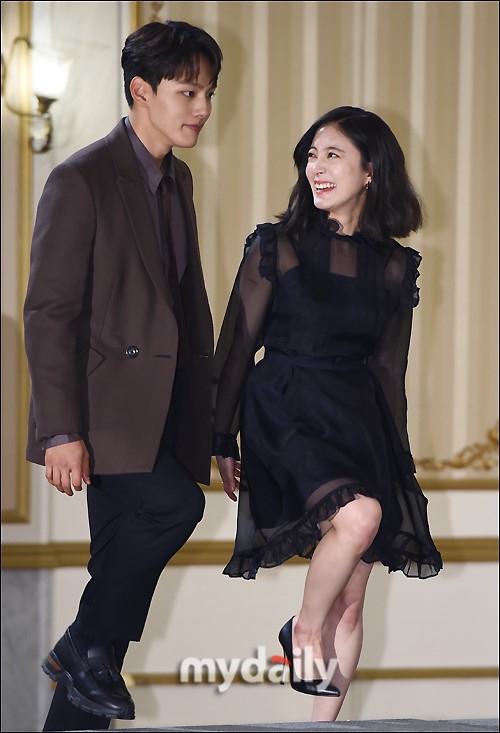 组图:tvn《成为王的男人》发布会 吕珍九李世英搭档亮相