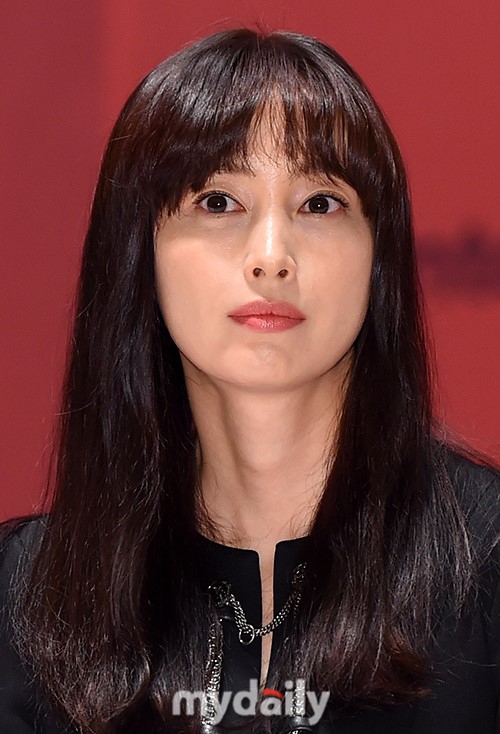 组图:元彬妻子李娜英出席釜山电影节发布会 主演电影为开幕片