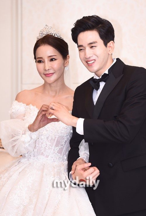 05.18】姐弟恋终成正果 米娜与柳弼立7.