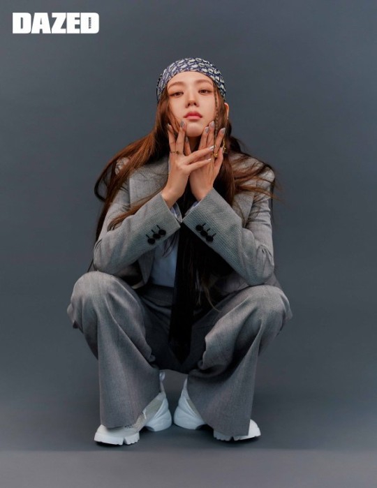 組圖：BLACKPINK智秀登雜誌封面 頭巾造型不羈又魅惑