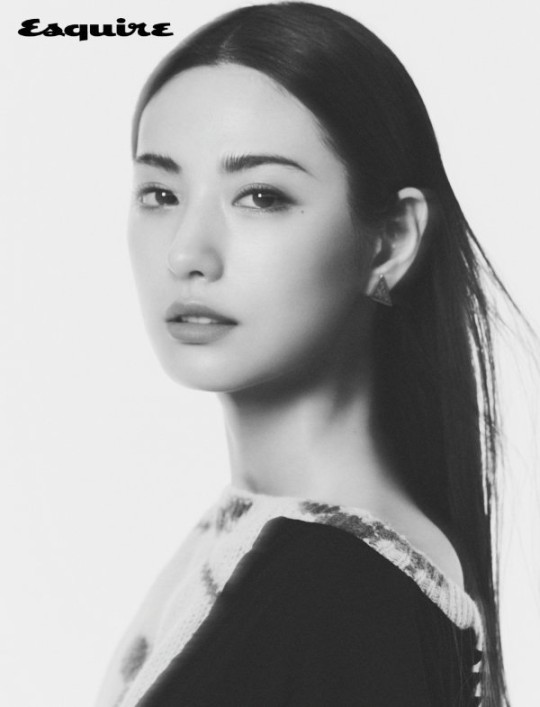 組圖：韓女星NANA拍寫真露美背 線條優越身材高挑