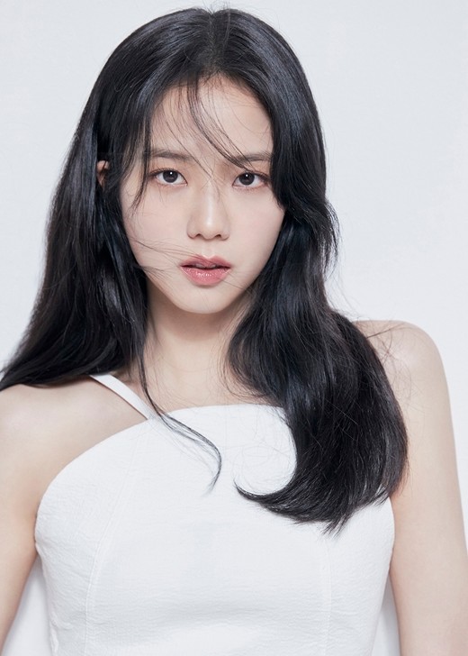 组图：BLACKPINK金智秀演员简历照公开 白衣纯美气质清秀