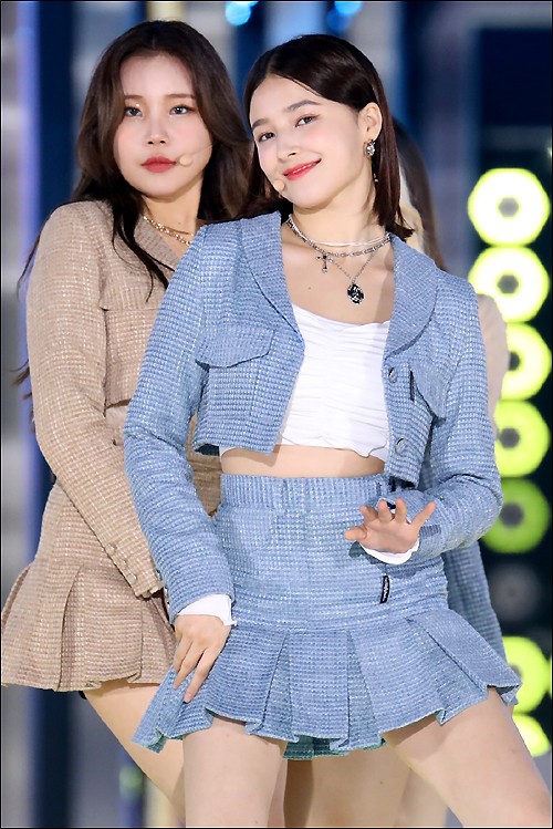 MOMOLAND
