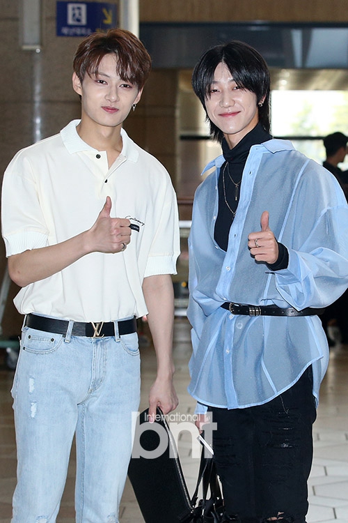 组图:韩男团两中国成员飞北京 厚粉底浓妆脸煞白_高清图集_新浪网