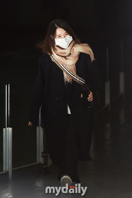組圖：韓星南寶拉KBS出演電臺節目 左手無名指驚現戒指
