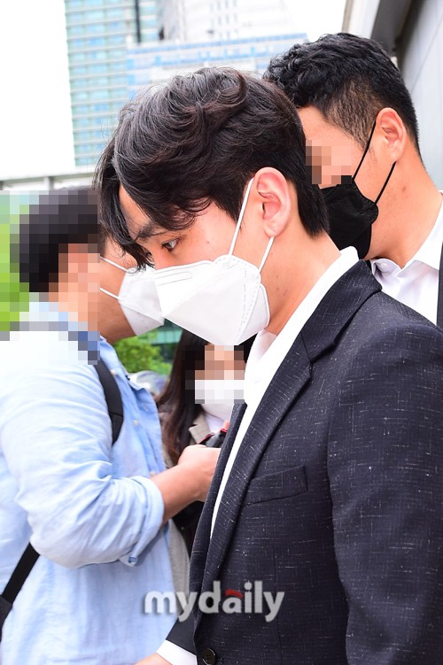 組圖：韓星鄭鎰勳出席吸毒案庭審 被檢方求刑四年