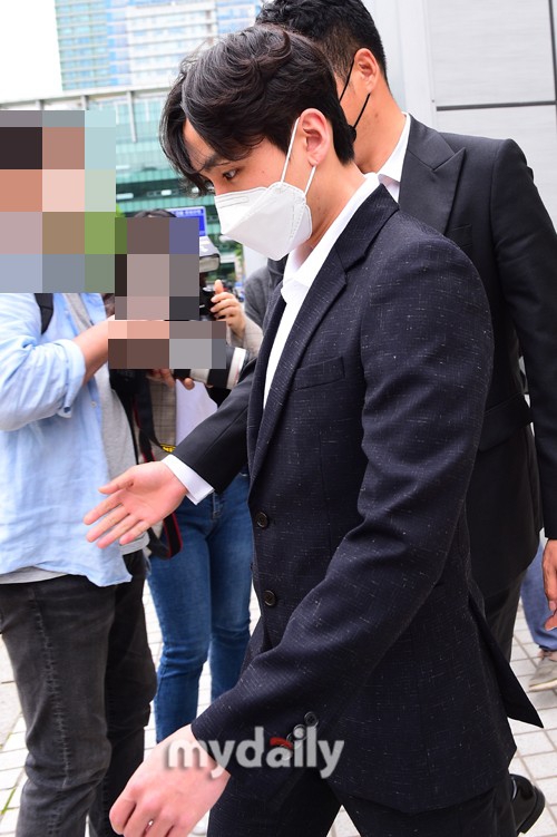 組圖：韓星鄭鎰勳出席吸毒案庭審 被檢方求刑四年