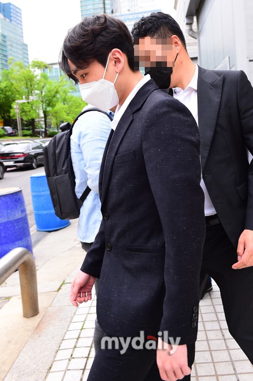 組圖：韓星鄭鎰勳出席吸毒案庭審 被檢方求刑四年