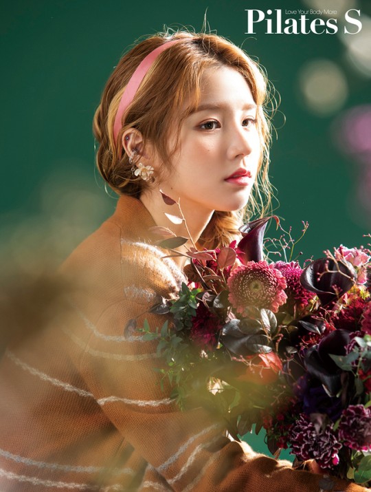 组图：本月少女HeeJin拍时尚杂志写真 风格梦幻甜美