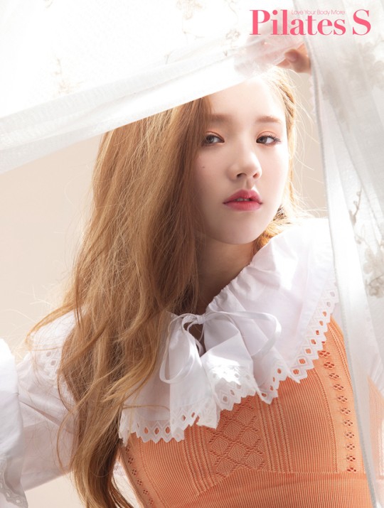 组图：本月少女HeeJin拍时尚杂志写真 风格梦幻甜美