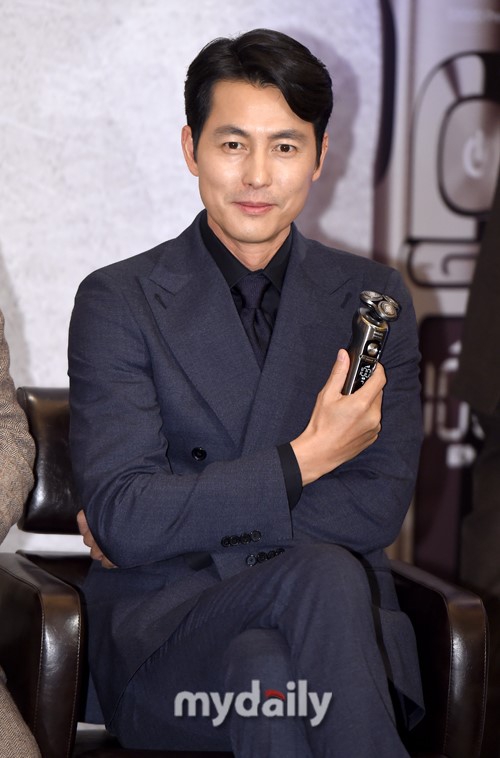 15】【明星】郑雨盛出席活动 西装展绅士熟男风范韩流星闻区韩剧社区