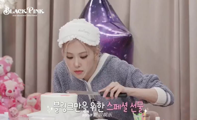 组图：BLACKPINK节日视讯公开 四成员戴兔耳朵造型可爱