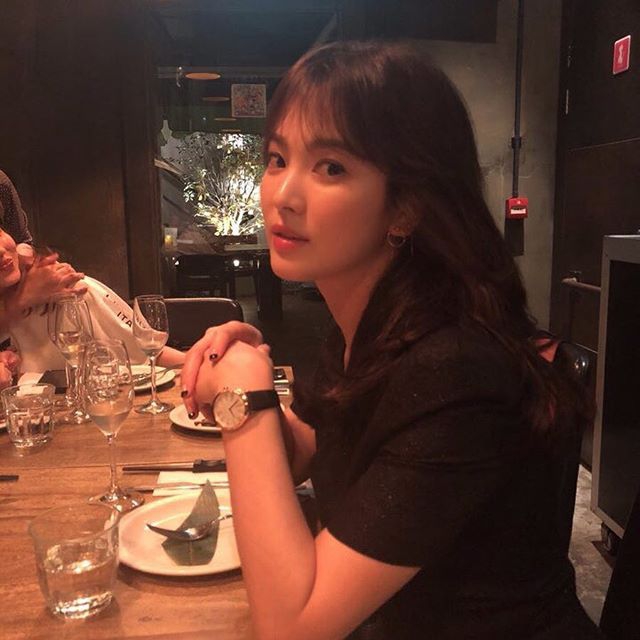 组图:美人妻宋慧乔晒近照 皮肤白皙温婉优雅