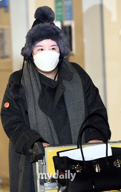 組圖：涉毒女星Amy被驅逐回韓國 攜名牌包發福胖到認不出