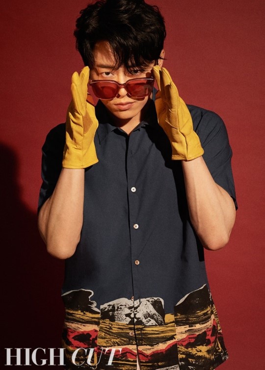 组图:少女时代允儿曹政奭拍写真 二人几乎无身高差