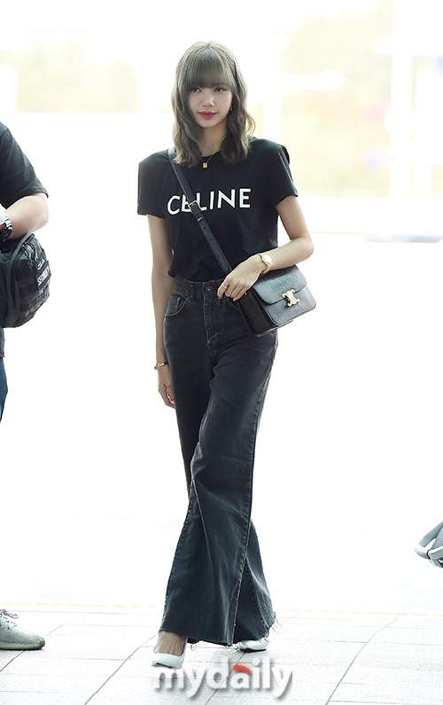组图:blackpink成员lisa现身机场 飞赴巴黎时装周