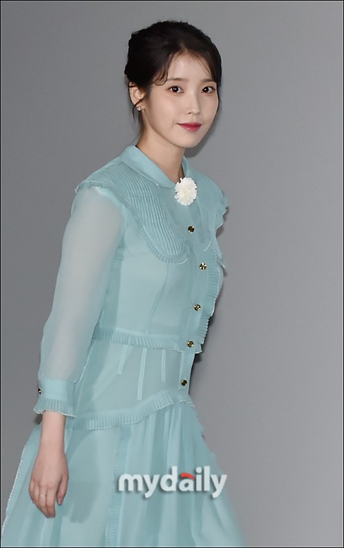 IU