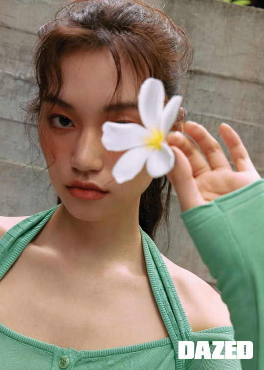 組圖：韓女星金度妍拍攝夏日大片 腮紅妝顯氣質養眼