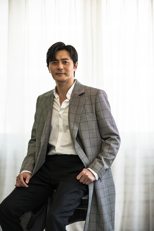 新浪娱乐讯 韩国艺人张东健近日在首尔某咖啡店接受采访,谈到了出演