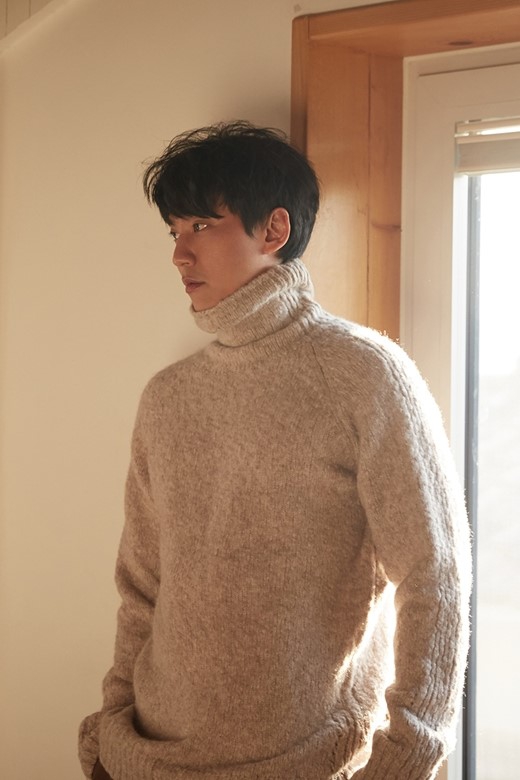 组图:韩男星金南佶拍时尚杂志写真 展成熟型男魅力