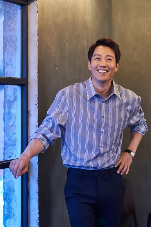 组图:韩星金来沅携新片受访 添成熟型男魅力