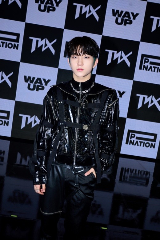 組圖：韓國新人男團TNX出道 釋出首張迷你專輯《WAY UP》