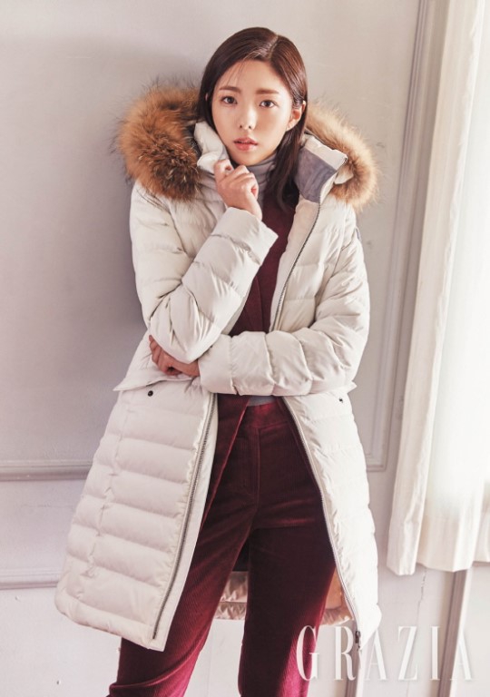 组图:韩女星蔡秀彬拍写真 穿羽绒服演绎冬季时尚