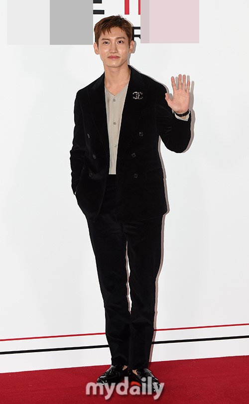 组图:沈昌珉等出席活动 redvelvet成员irene踩超高跟_高清图集_新浪网