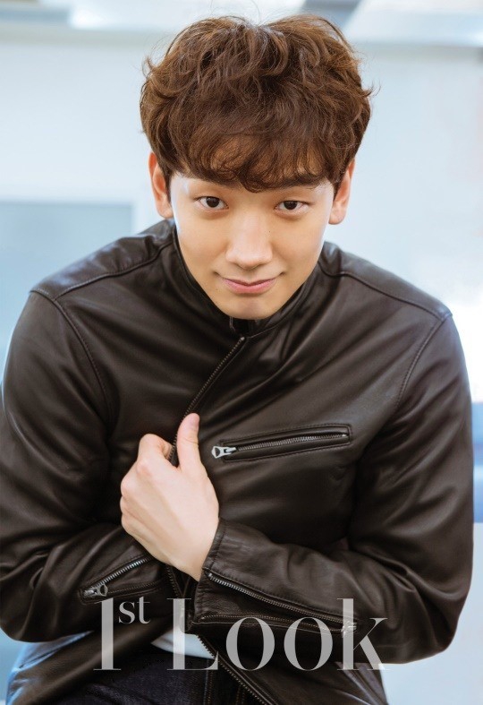 组图:奶爸rain拍时尚写真登杂志 手臂肌肉健硕抢镜