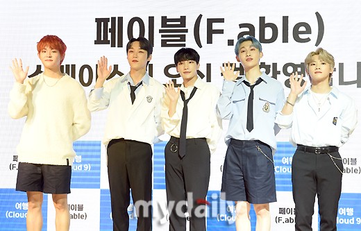 組圖：韓國男團F.able釋出新專輯 五成員亮相動感唱跳