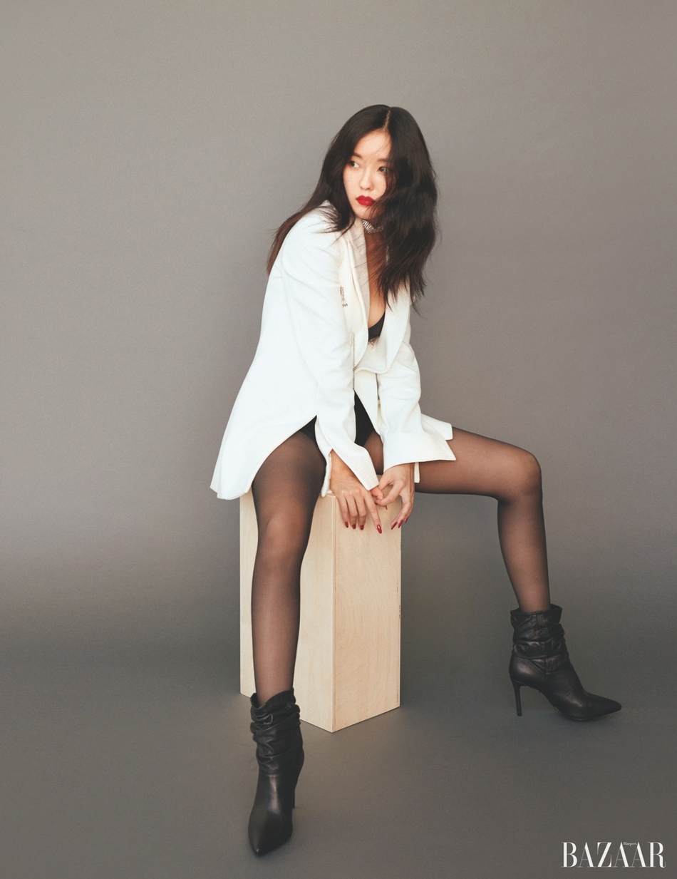 组图:朴孝敏登时尚杂志红唇气场强 眼神妩媚超性感