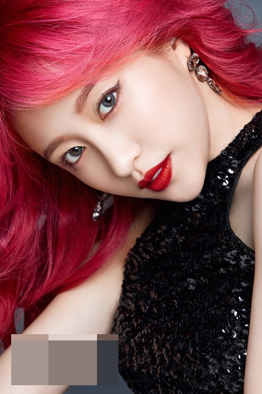 组图:exid成员hani红发拍写真 雀斑妆俏皮可爱