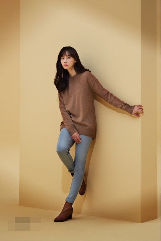 11.14】【明星】李娜英拍冬季写真 造型干练简约美