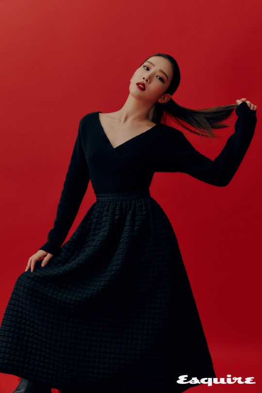 組圖：本月少女成員Kim Lip與Chuu合體 展紅黑雙色魅力