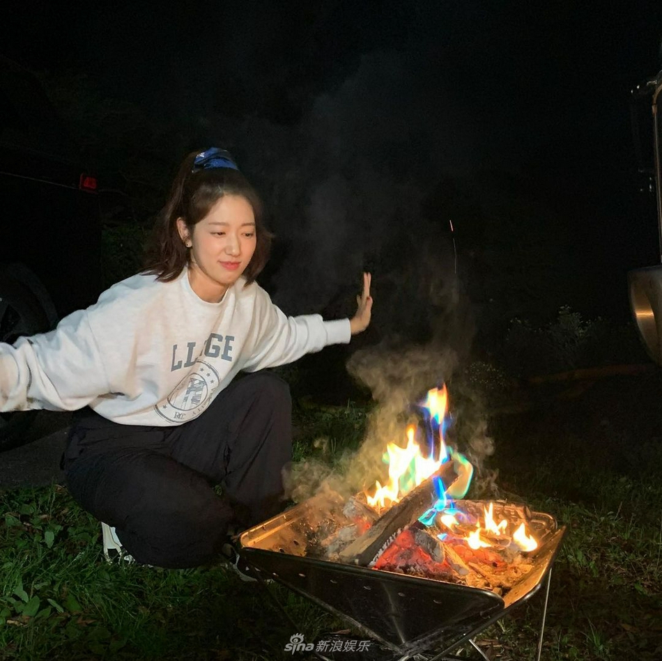 組圖：樸信惠懷孕初期自拍曬照 婚期將近狀態好