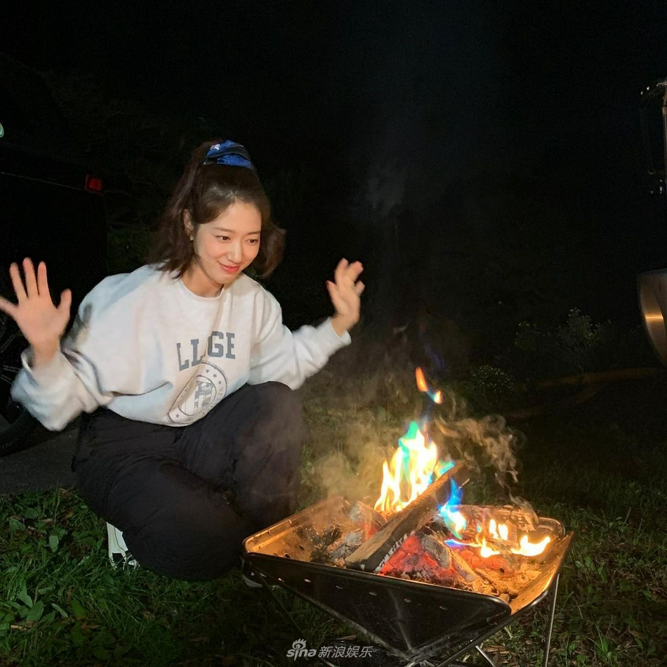 組圖：樸信惠懷孕初期自拍曬照 婚期將近狀態好