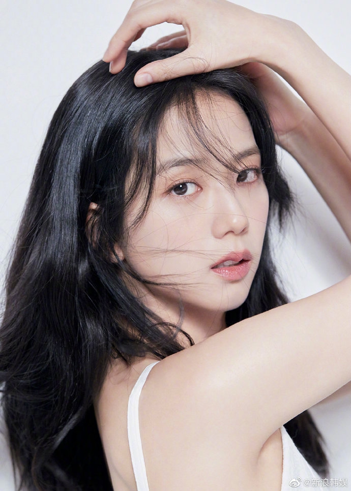 组图：BLACKPINK金智秀演员简历照公开 白衣纯美气质清秀