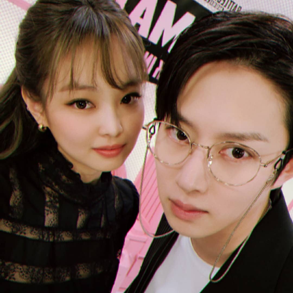 組圖：金希澈與BLACKPINK自拍 面板細嫩不輸女團成員