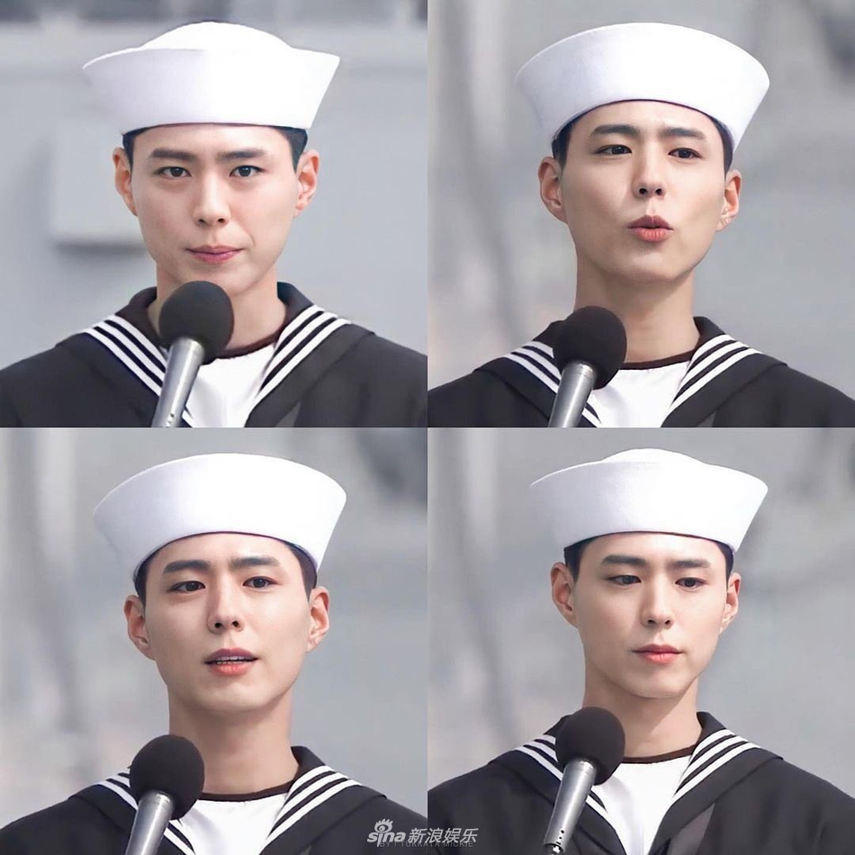 組圖：樸寶劍身穿海軍制服出席儀式 敬禮端正動作利落
