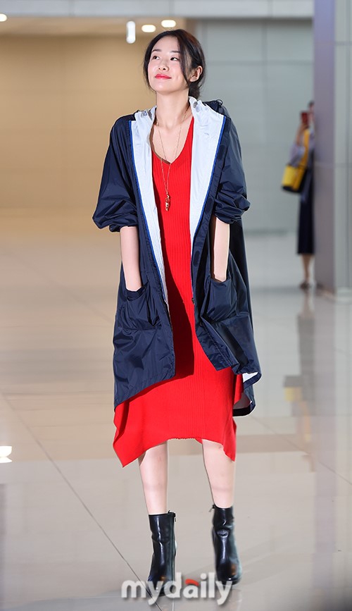 组图:韩星stephanie lee现身机场 飞往济州岛红裙惹眼_高清图集_新浪
